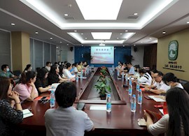 石湖中学召开家长委员会学期总结暨表彰大会