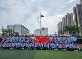 石湖中学举行“我与国旗合影 我为祖国祝福”国庆主题升旗仪式