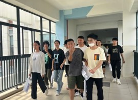 帷幕拉开： 福启中考，愿你文思如泉，书写华章！