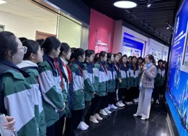 【发现·教研】小纳米，大未来---我校学生参观中科院纳米研究所