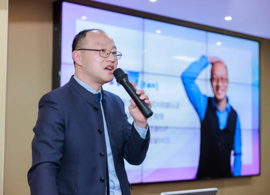 【向恒·德育】 探索智能教学新路径，AI赋能教育新生态——石湖中学开展AI赋能教育教学专题培训